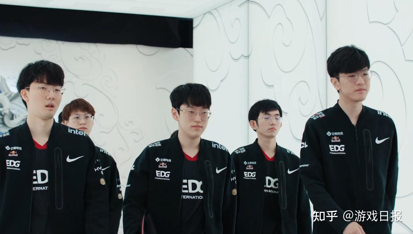 着中国青少 着中国青少