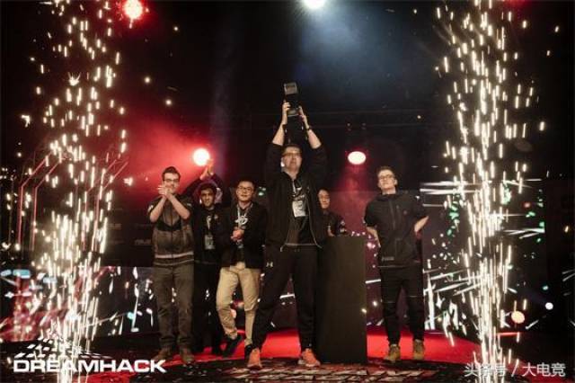 具有里程碑 具有里程碑